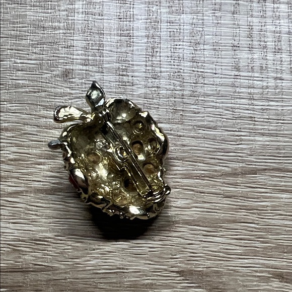 Elegant Gold and Red Strawberry Brooch - Picture 5 of 5